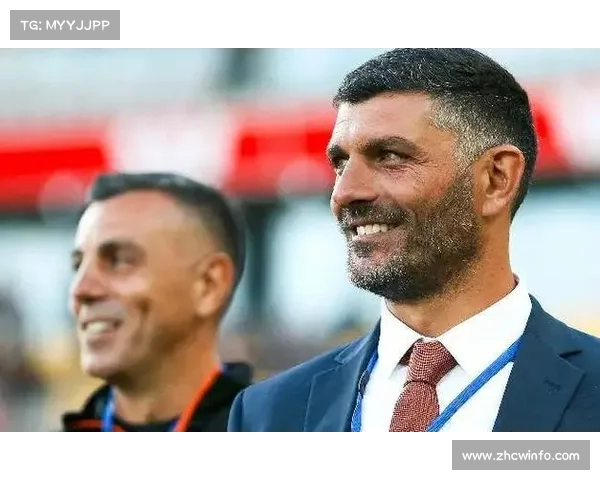 阿洛伊西抵达成都，新赛季将与兄长执教浙江队上演兄弟德比